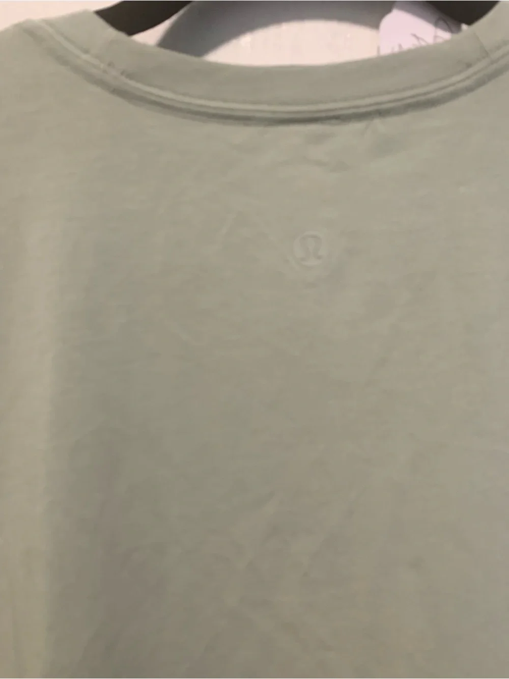 41. NWT Lululemon love v-neck short sleeve Size 6